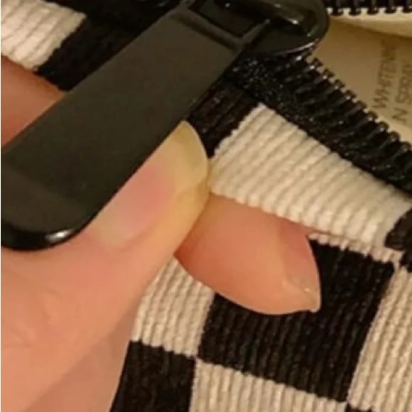 Sozakka checkerboard pattern cosmetic bag. Corduroy. 8x5. Top zip. - Picture 6 of 6